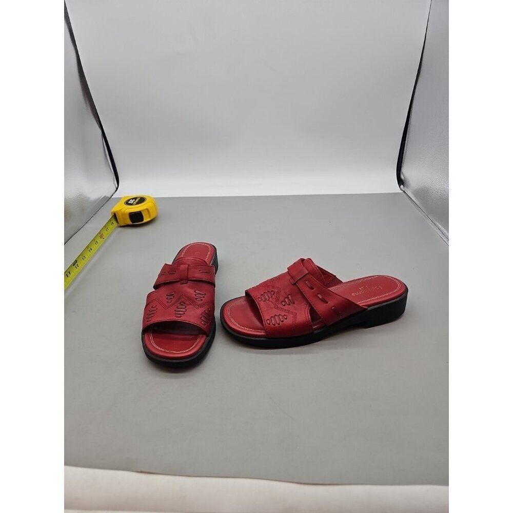 LEATHER SLIP ON SLIDES SANDALS WOMENS 7.5M VILLAGER LIZ CLAIBORNE Red‎